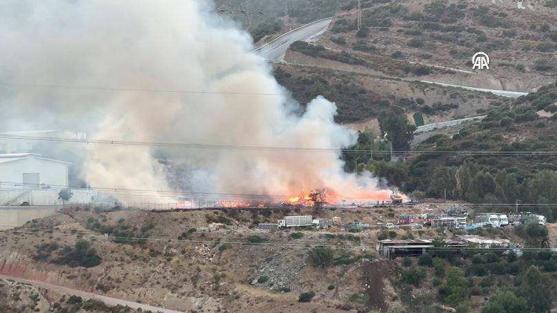 İzmir'de katı atık depolama sahasında çıkan yangın söndürüldü 9